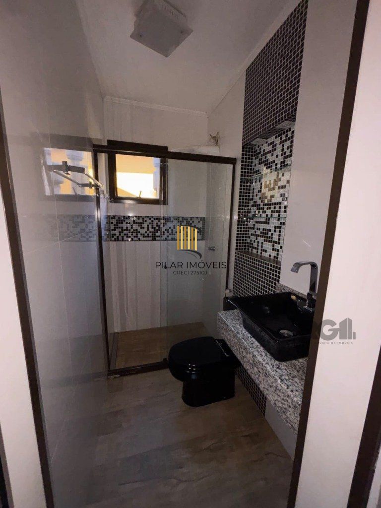 Casa de 3 dormitórios e 2 vagas - Medianeira