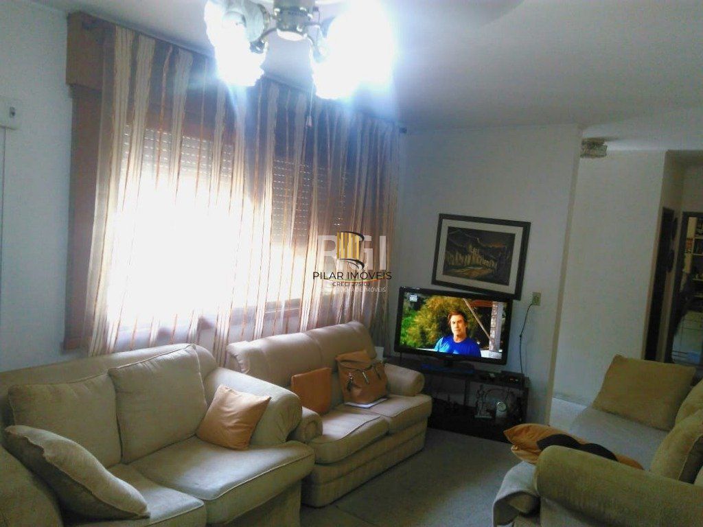 Casa para Venda - 340m², 4 dormitórios, sendo 2 suites, 3 vagas - Jardim Lindóia
