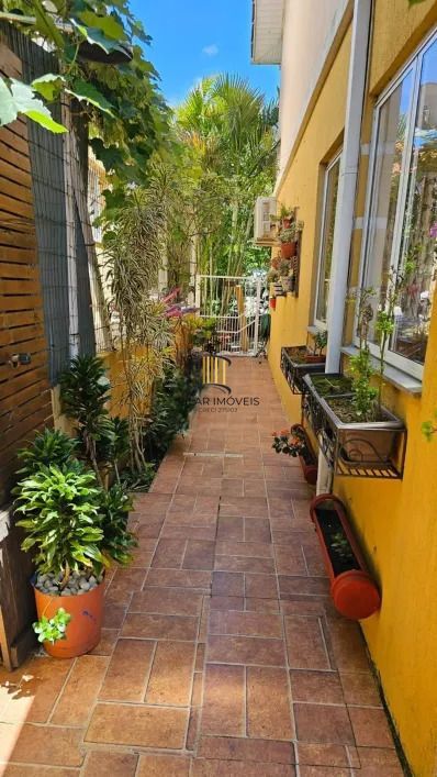 Casa de Condomínio 3 dormitórios no bairro Mário Quintana