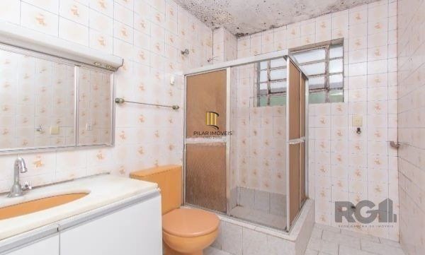 Apartamento de 2 dormitórios com vaga coberta