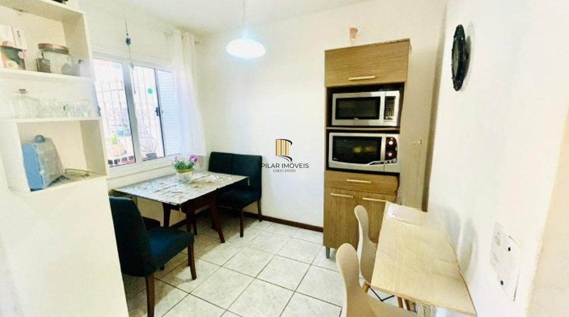 Casa em condomínio no bairro Sarandi de 2 dormitórios, vaga e infra