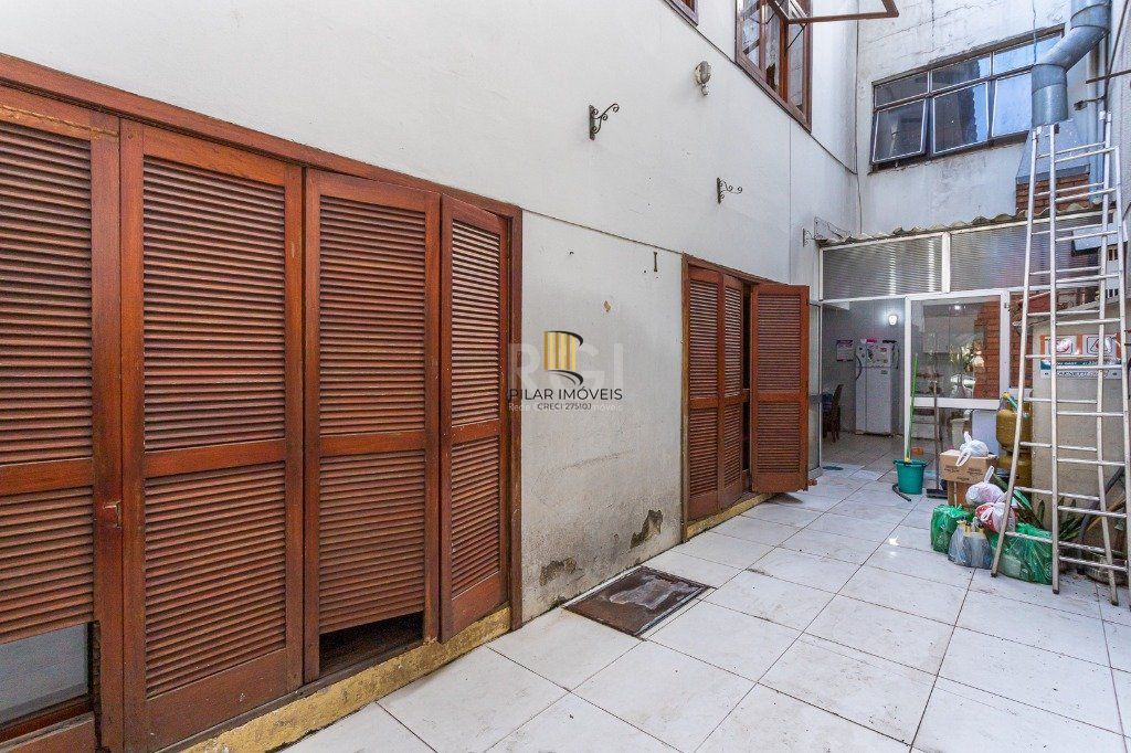 Casa para Venda - 272m², 3 dormitórios, 2 vagas - Santa Cecília
