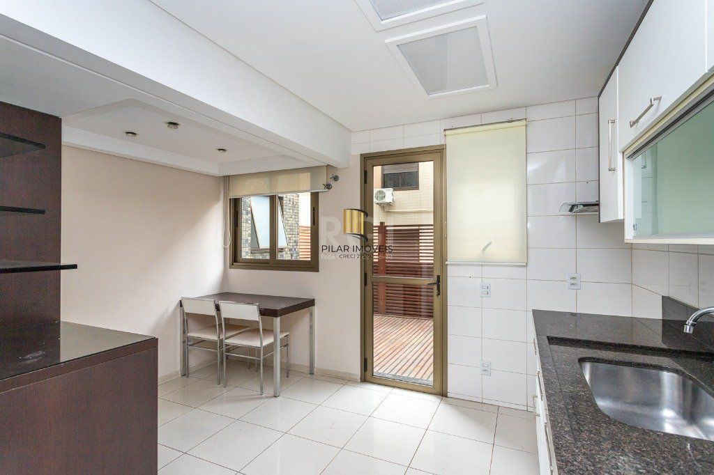Apartamento para Venda - 141m², 3 dormitórios, sendo 1 suites, 3 vagas - Rio Branco
