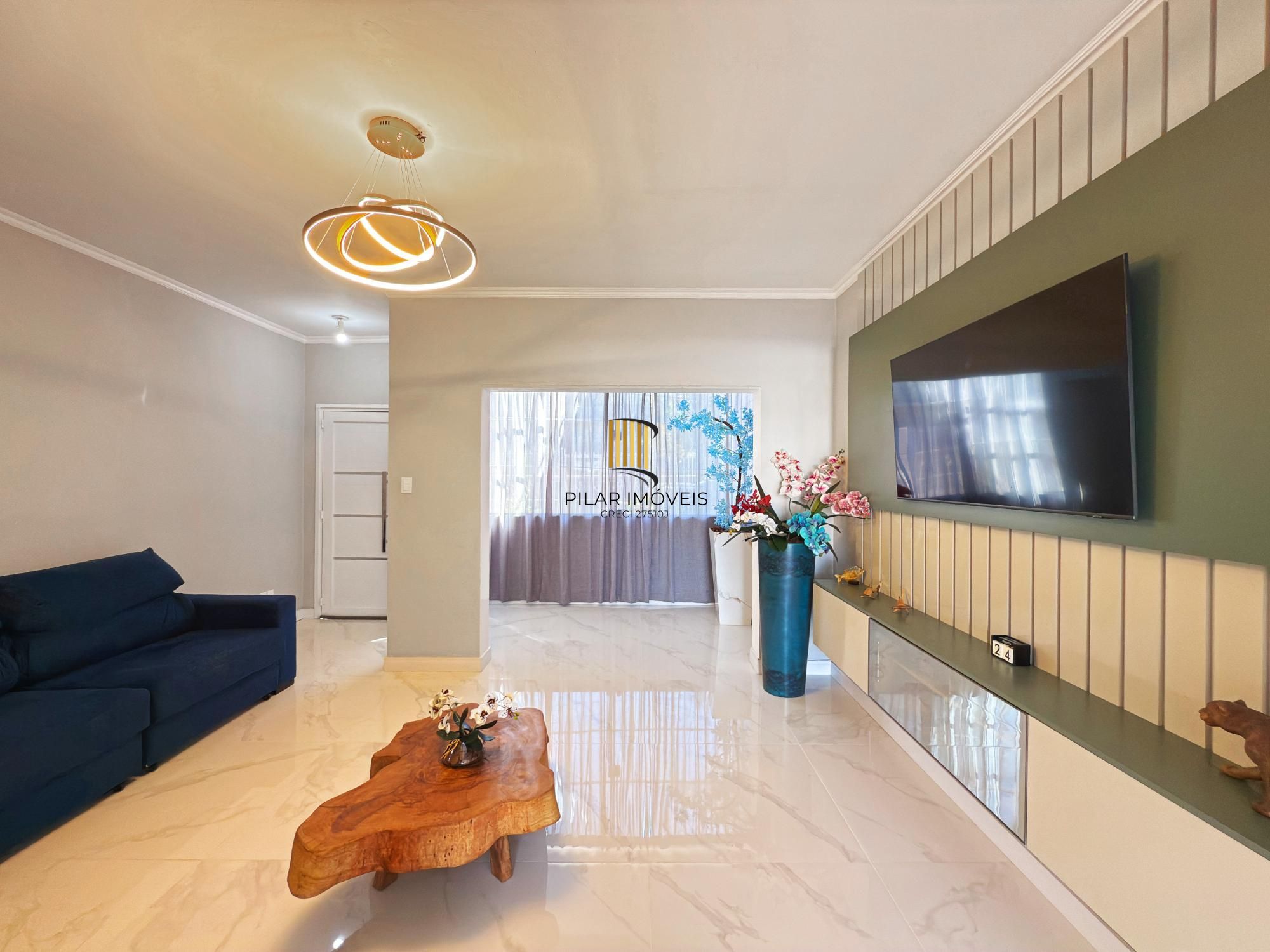 Casa 3 dormitórios no bairro Medianeira