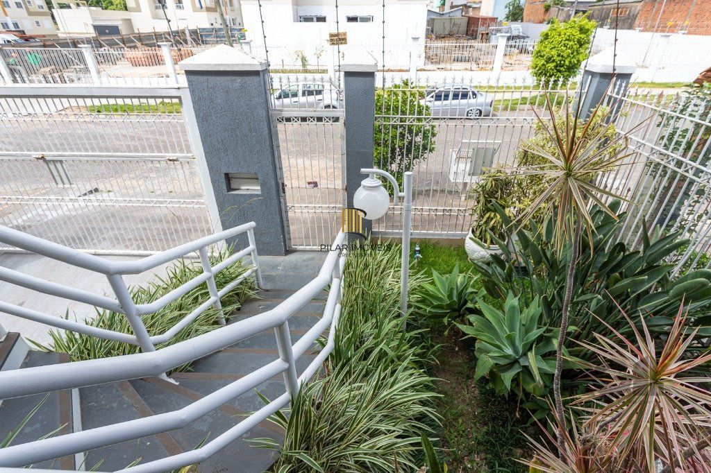 casa sobrado no Alto Petrópolis de 5 dormitórios e 3 vagas