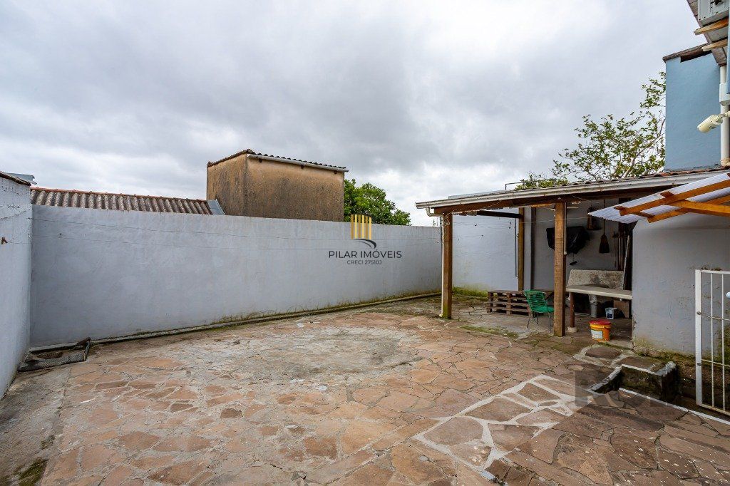 casa de 03 dorm, 02 banheiros , 03 vagas