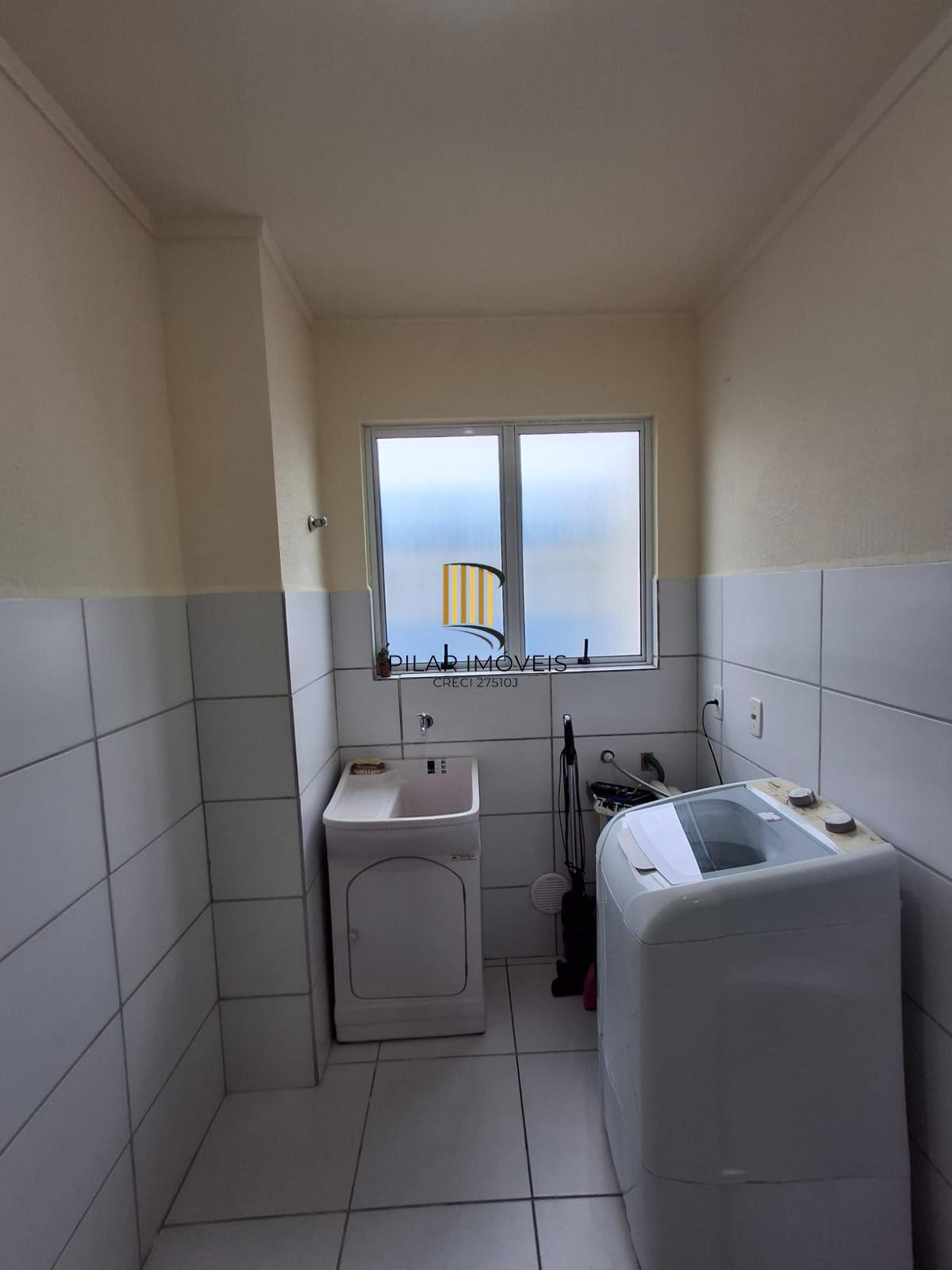 Apartamento 02 dormit com vaga fixa, no bairro Chapéu do Sol, em Porto Alegre