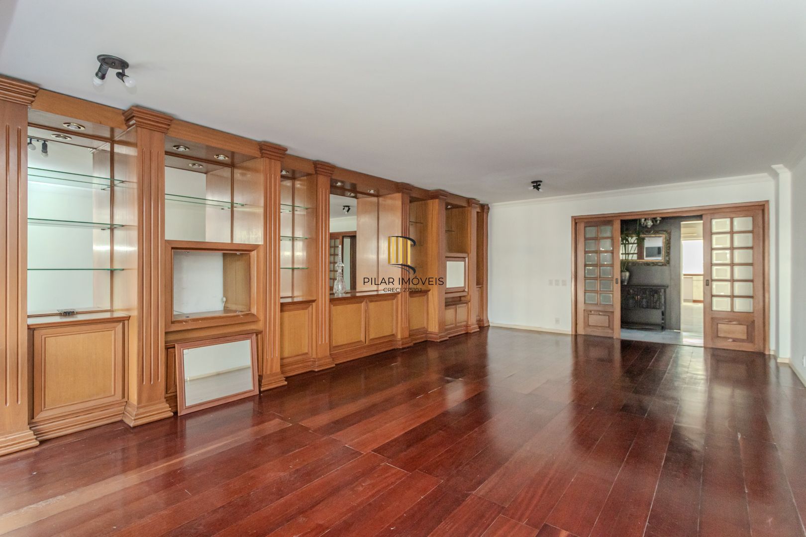 Apartamento no Moinhos de Vento de 3 dormitórios vaga e infra DESOCUPADO