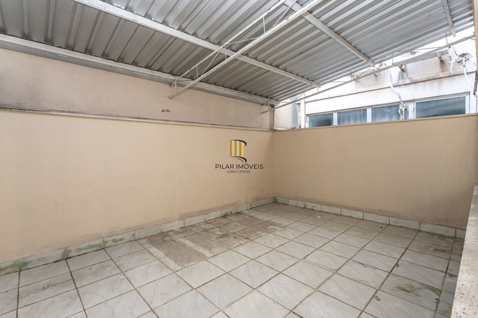 Sala Comercial com terraço