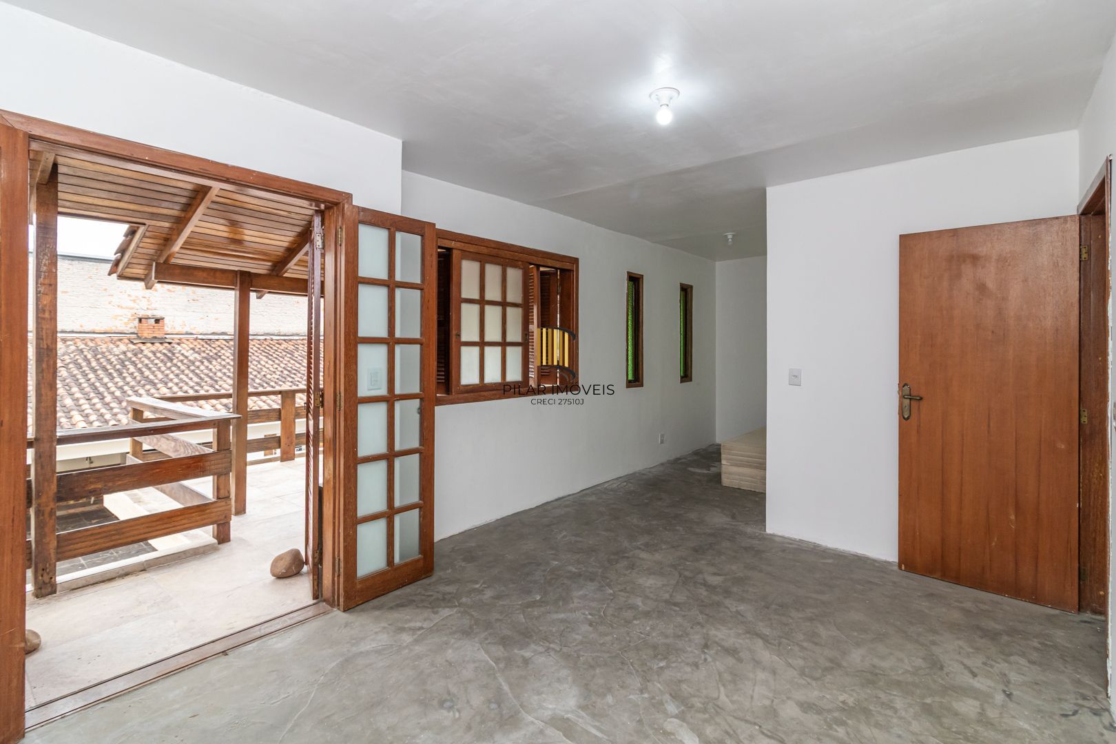 Casa no bairro Sarandi com 4 dormitórios e 4 vagas