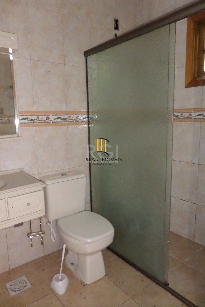 Casa na Hípica com 3 dormitórios e 2 vagas