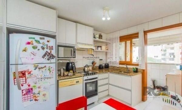 Apartamento com 3 dormitórios sendo 1 suíte à venda, 108 m²