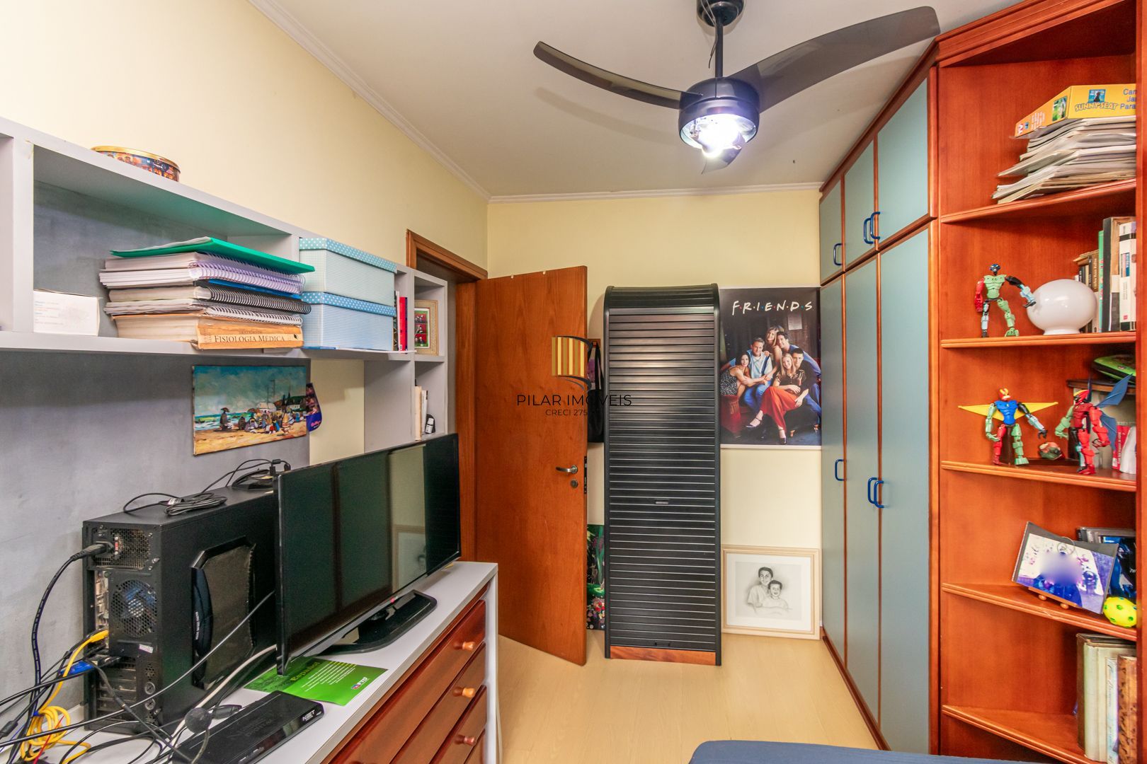 Apartamento no Passo D'areia de 3 dormitórios vaga e infra