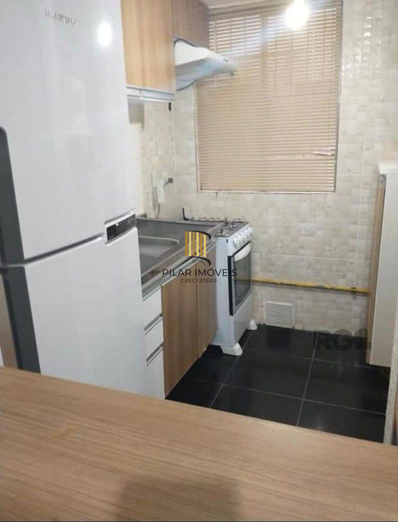 Apartamento 02 dormitórios e vaga rotativa, no bairro Jardim Leopoldina, em Porto Alegre, RS.