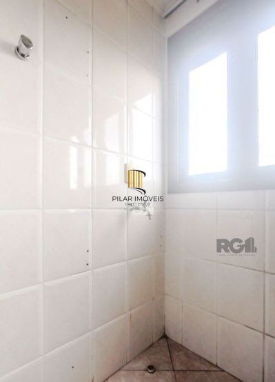 Cobertura no Sarandi de 2 dormitórios e vaga Desocupado