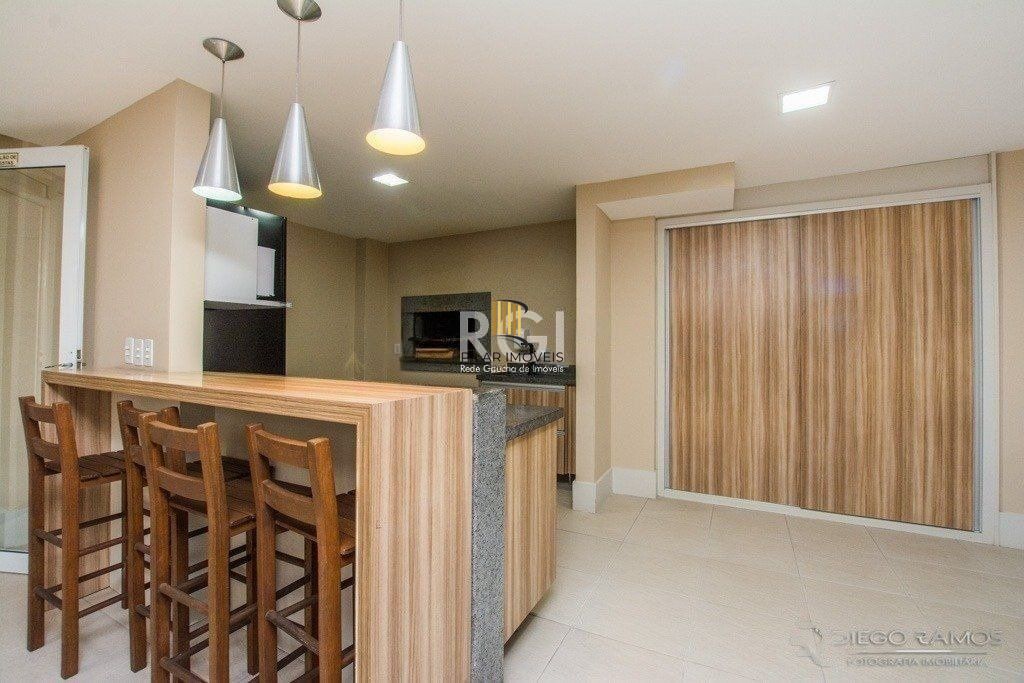 Apartamento no Condomínio Park Plaza de 2 dormitórios e vaga