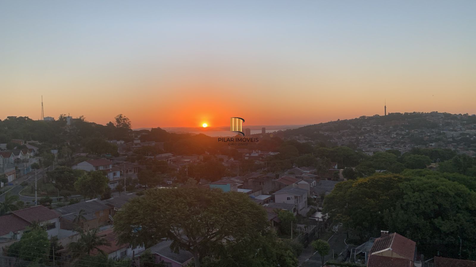 OCASIÃO 3 dormitórios, suíte e vaga, 106m² privativos, por R$ 400 mil