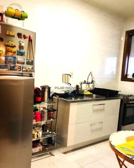 Apartamento no bairro Vila Ipiranga de 2 dormitórios e vaga