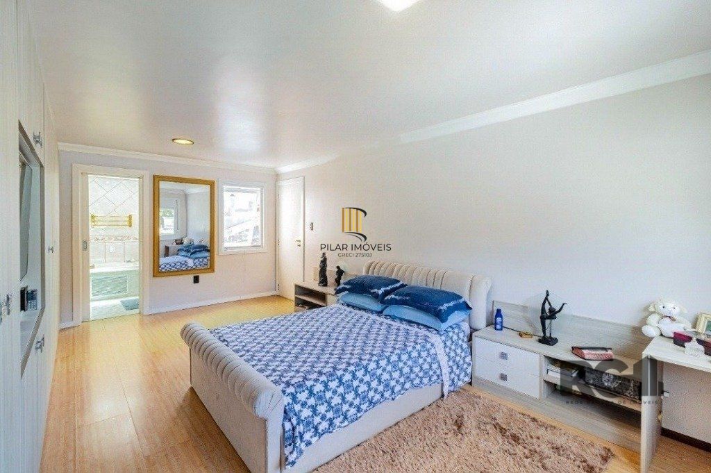 Casa 4 dormitórios no bairro Chácara das Pedras