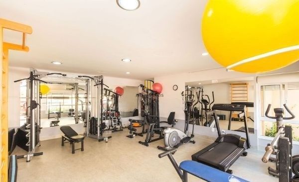 Apartamento no Cristal de 3 dormitórios , 2 vagas e infra