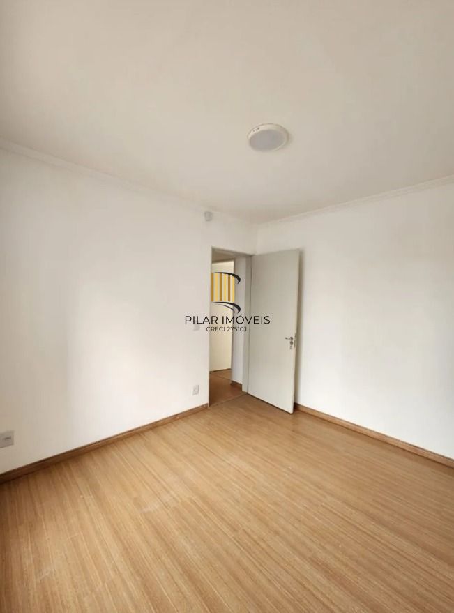 Apartamento de 2 dormitórios e vaga rotativa DESOCUPADO