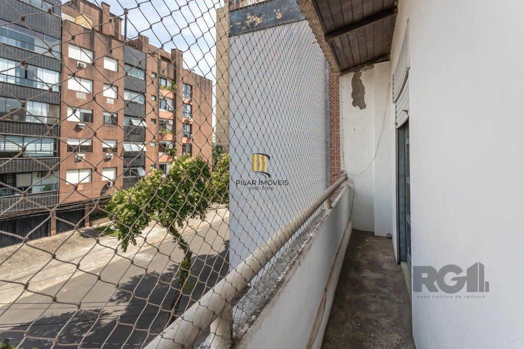 CASA COMERCIAL E RESIDENCIAL NO MIOLO DO BAIRRO SANTANA