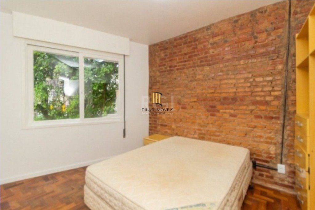 Apartamento no Petrópolis de 2 dormitórios