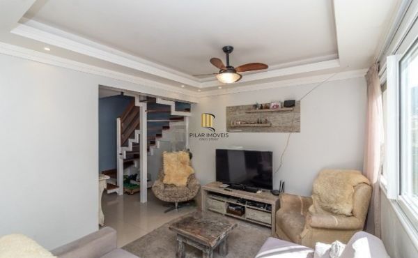 Sobrado condomínio no bairro Teresópolis de 4 dormitórios 2 vagas e infra