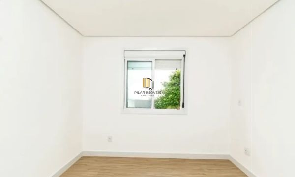 Apartamento de 2 dormitórios e 2 vagas no Cristo Redentor DESOCUPADO