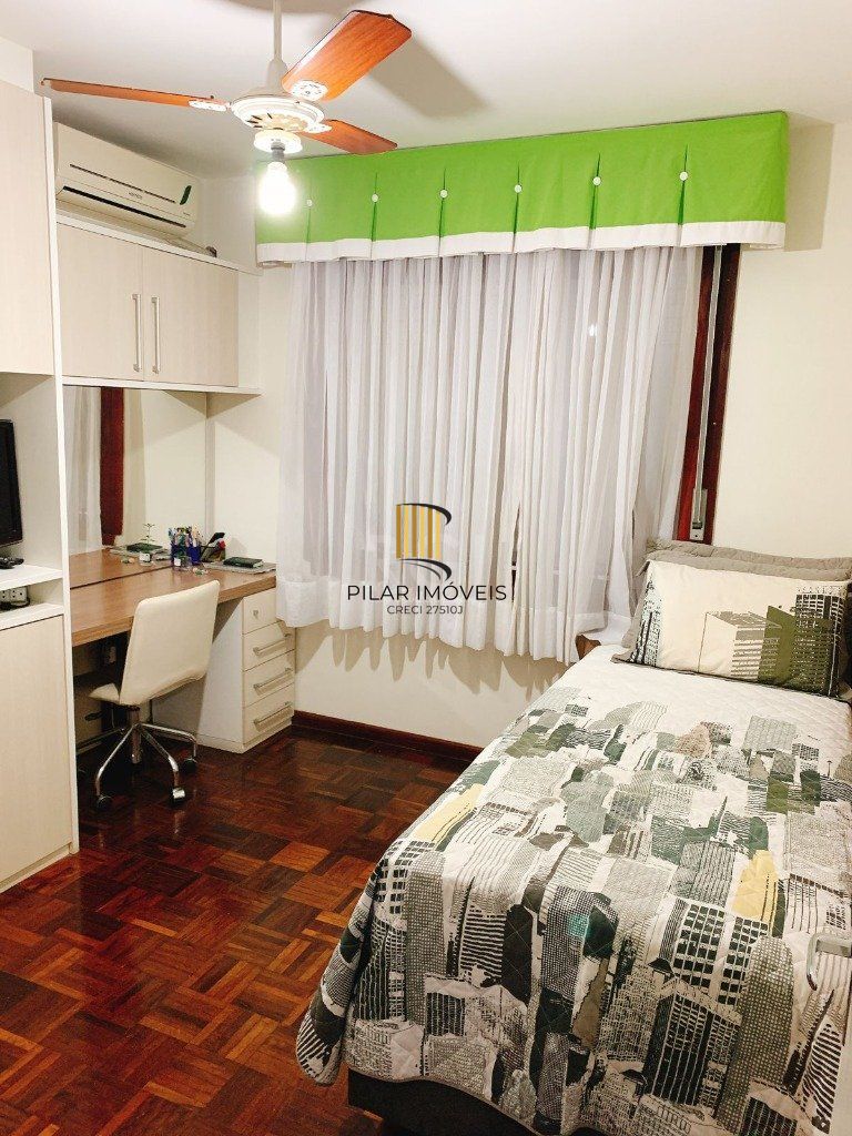 Apartamento no bairro Auxiliadora de 3 dormitórios e vaga