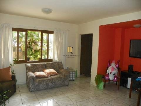 Casa 5 dormitórios no bairro Menino Deus