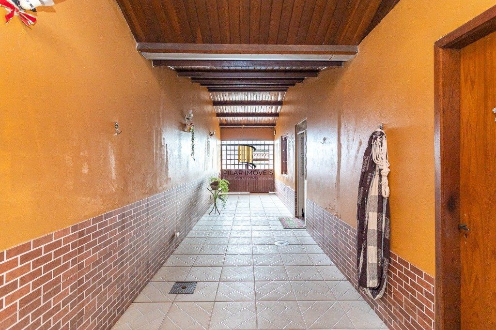 Casa Condominio para Venda - 325m², 3 dormitórios, 3 vagas - Teresópolis