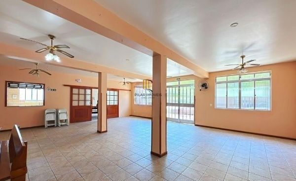 Apartamento no bairro Cristal de 3 dormitórios e vaga DESOCUPADO