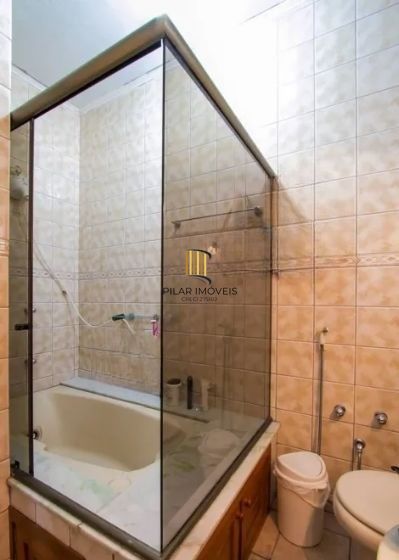Casa sobrado no Petrópolis com 7 dormitórios e 4 vagas