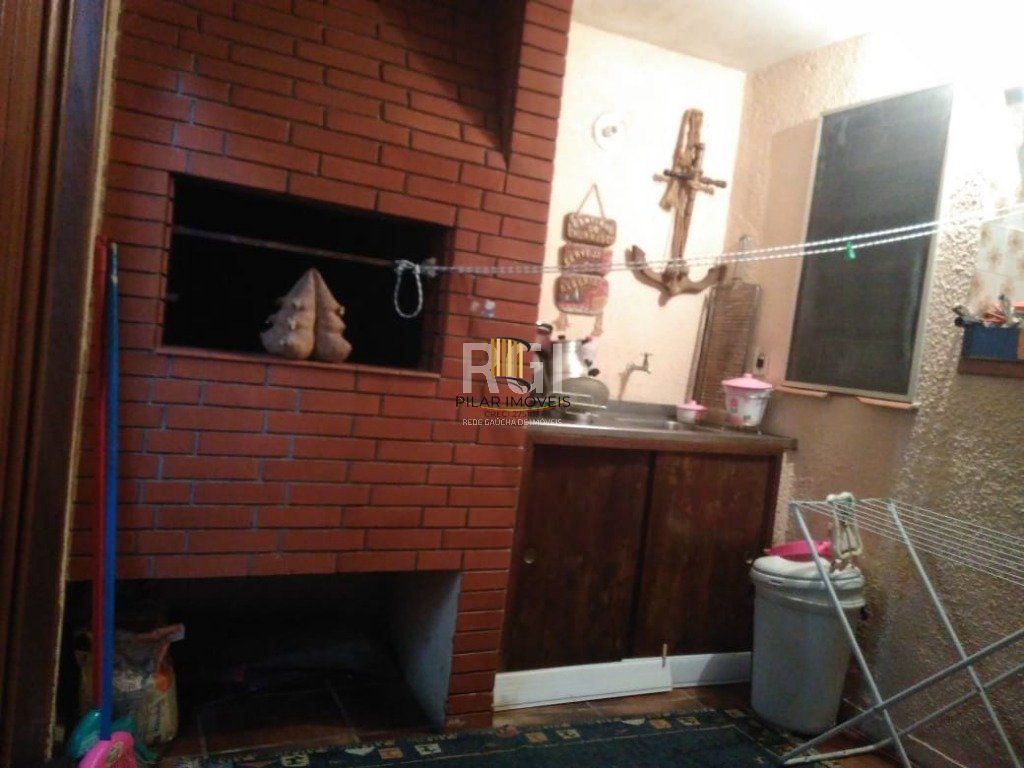 Casa para Venda - 340m², 4 dormitórios, sendo 2 suites, 3 vagas - Jardim Lindóia