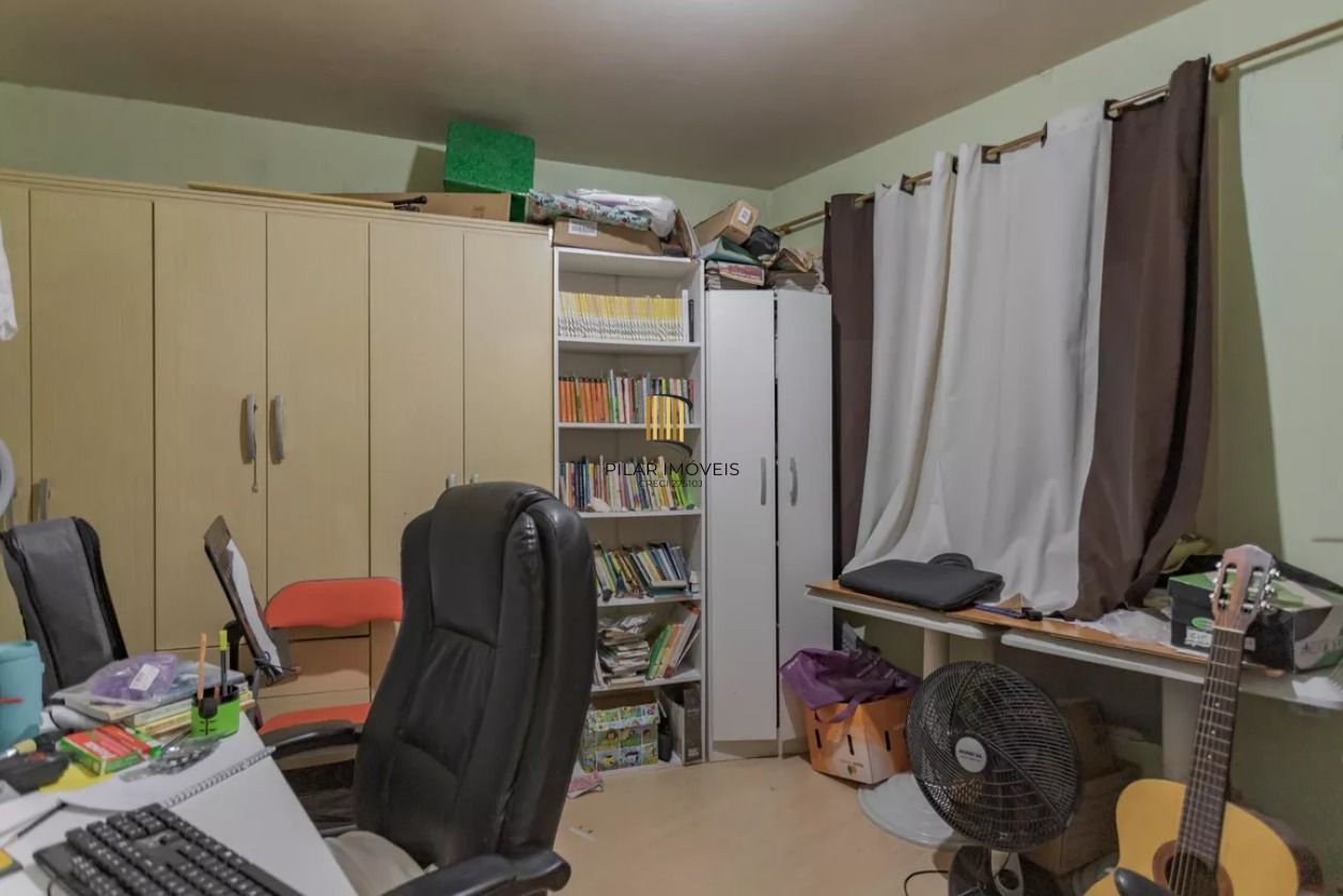 Sobrado no bairro Vila Ipiranga de 4 dormitórios e 2 vagas