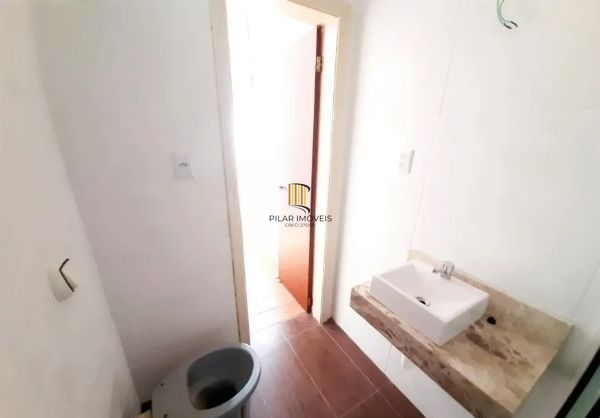 Apartamento no Petrópolis de 3 dormitórios e 2 vagas
