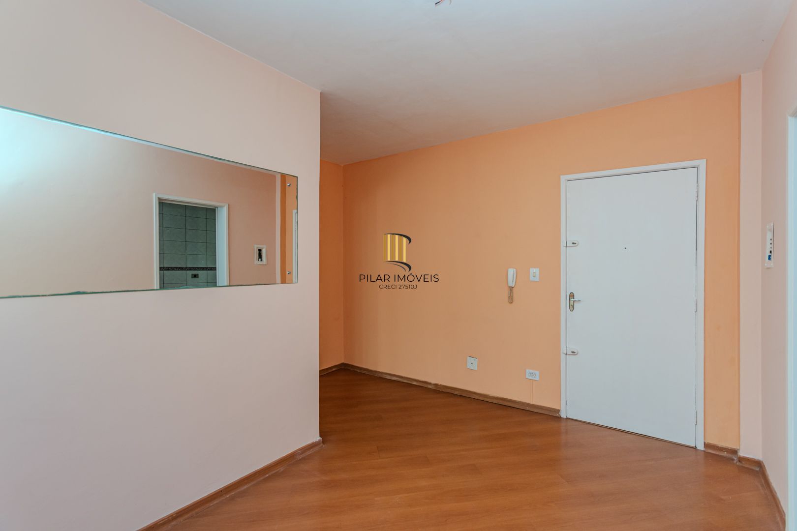Apartamento no bairro Cristal térreo 1 Dormitório e vaga rotativa DESOCUPADO