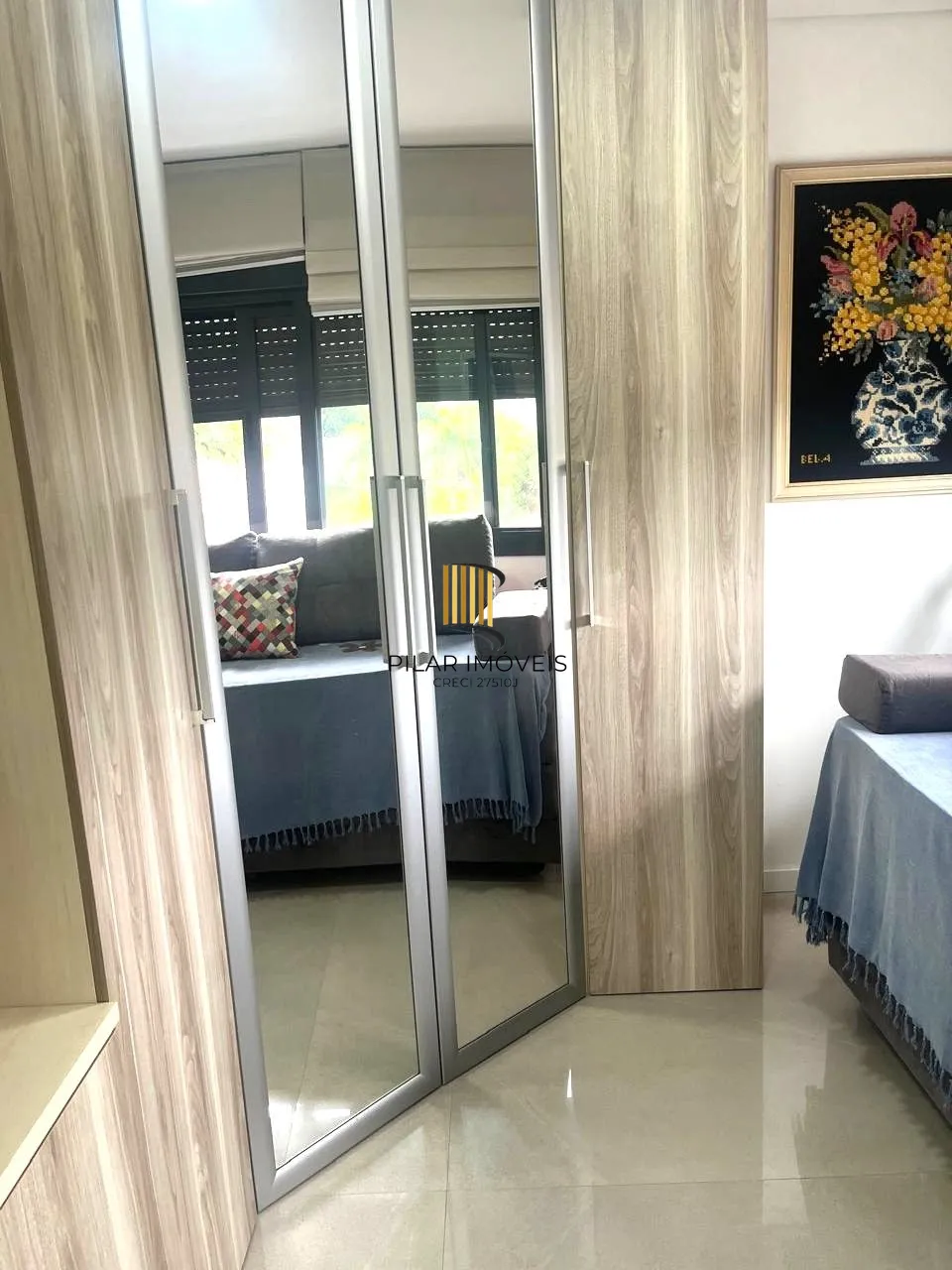 Apartamento no bairro Cristal de 2 dormitórios e vaga MOBILIADO