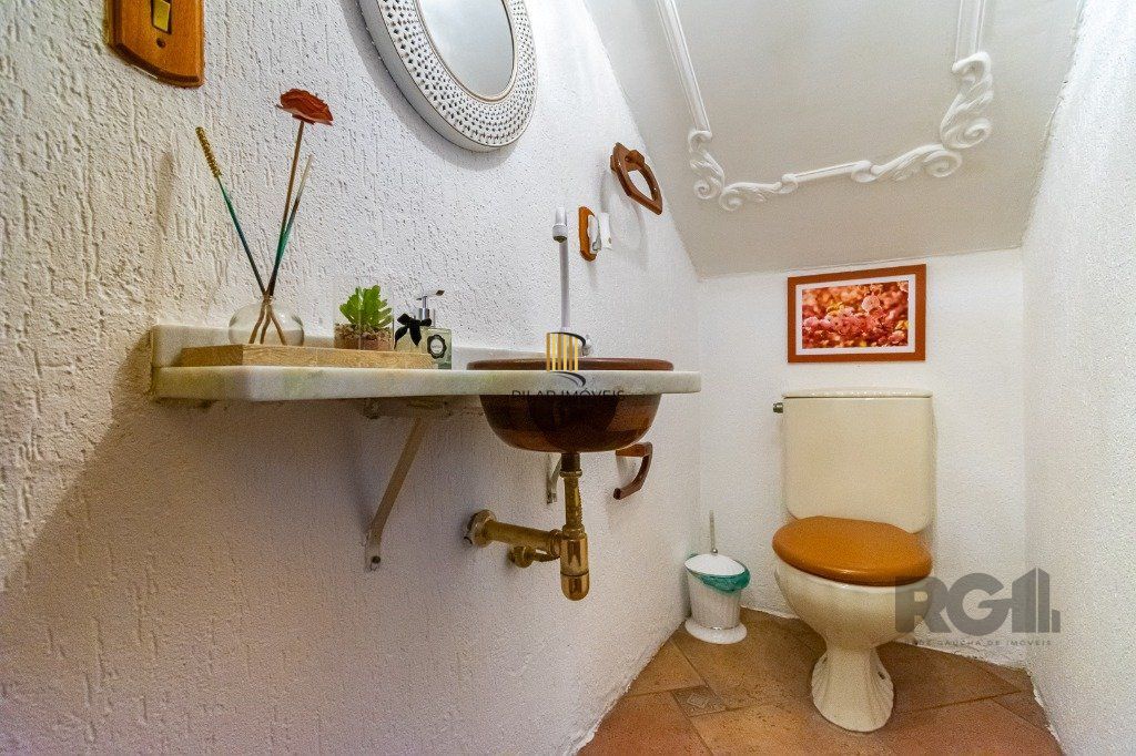 Casa no Jardim Itu com 5 dormitórios e 2 vagas e piscina