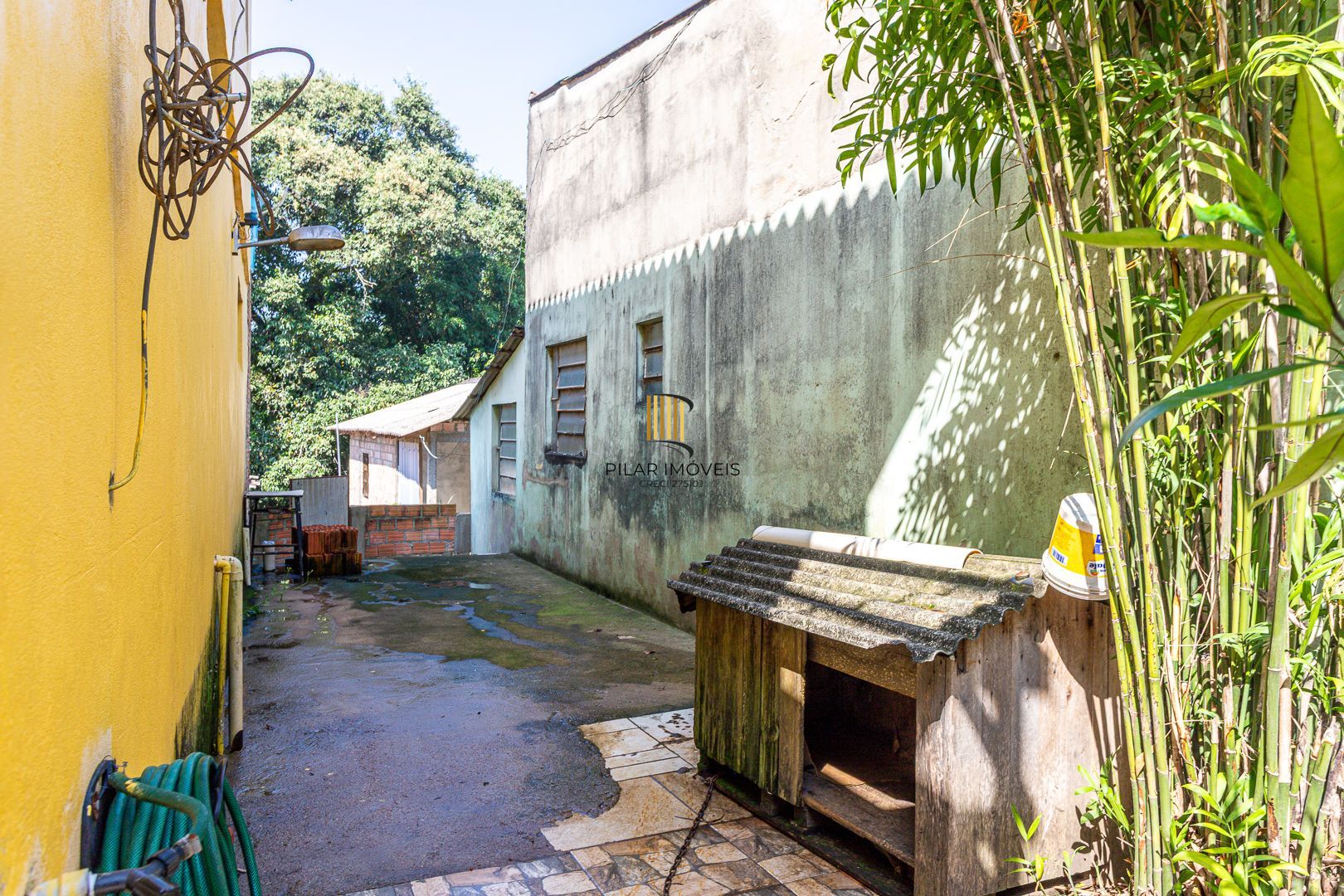 Casa sobrado em Viamão com loja e apartamento