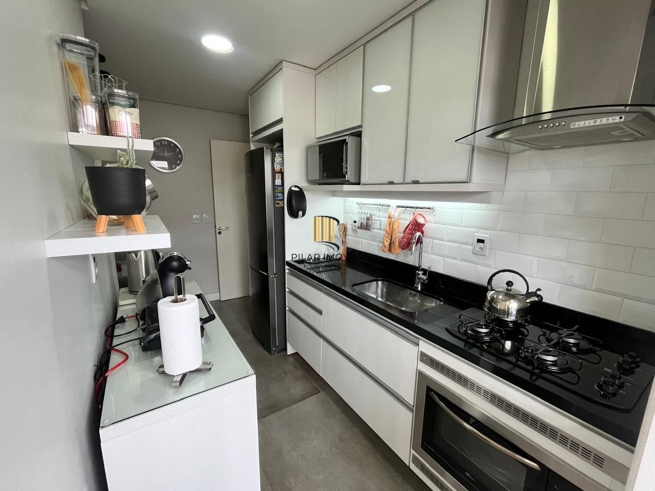 Apartamento 2 dorm. + Dependência no Menino Deus