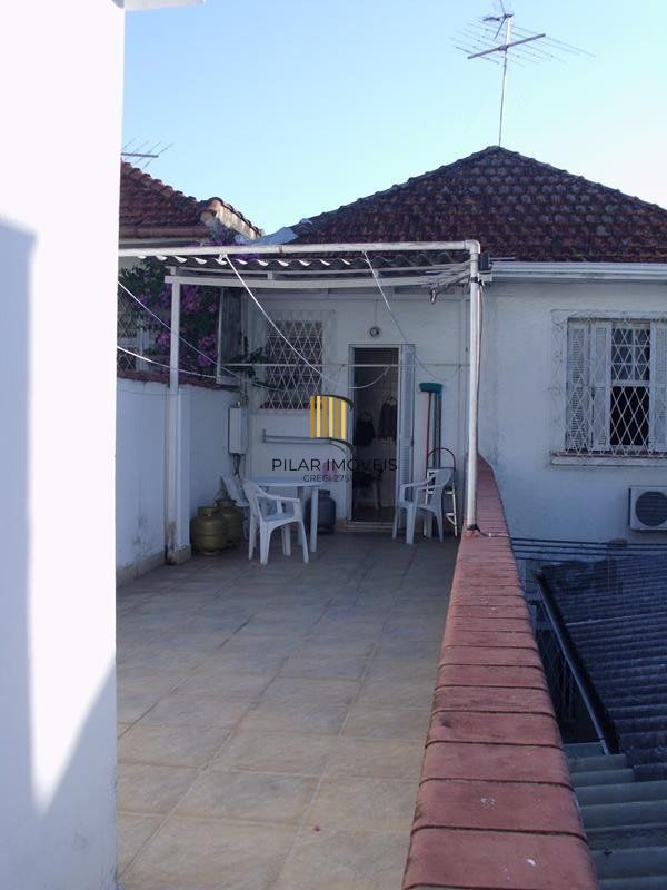 Casa sobrado no bairro Higienópolis de 3 dormitórios e 2 vagas