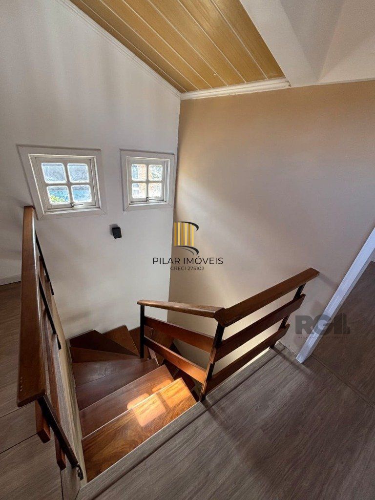 Casa de 3 dormitórios e 2 vagas - Medianeira