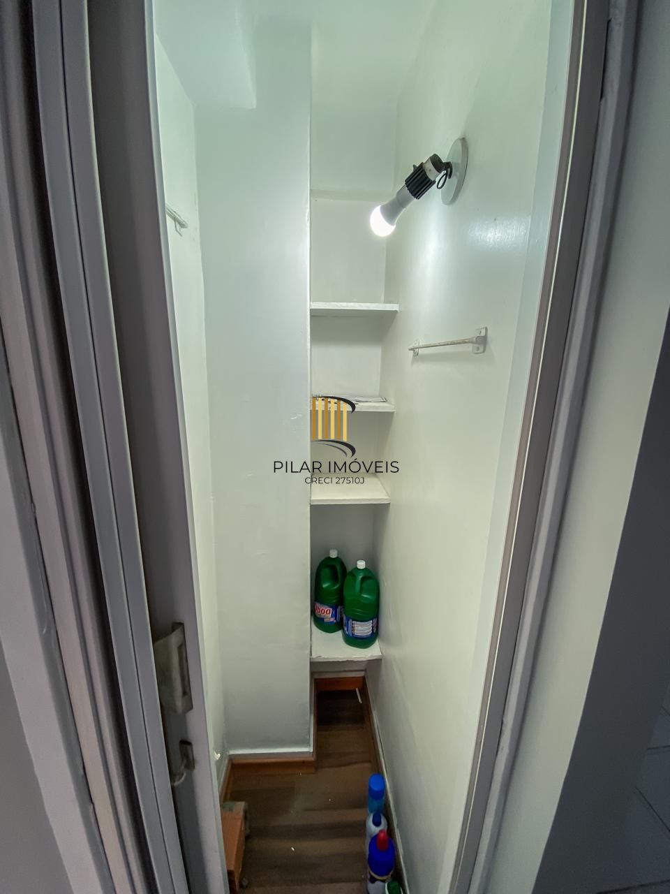 Sala comercial Andradas com terraço nos fundos