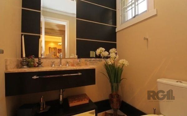 Casa de Condomínio 3 dormitórios no bairro Vila Jardim