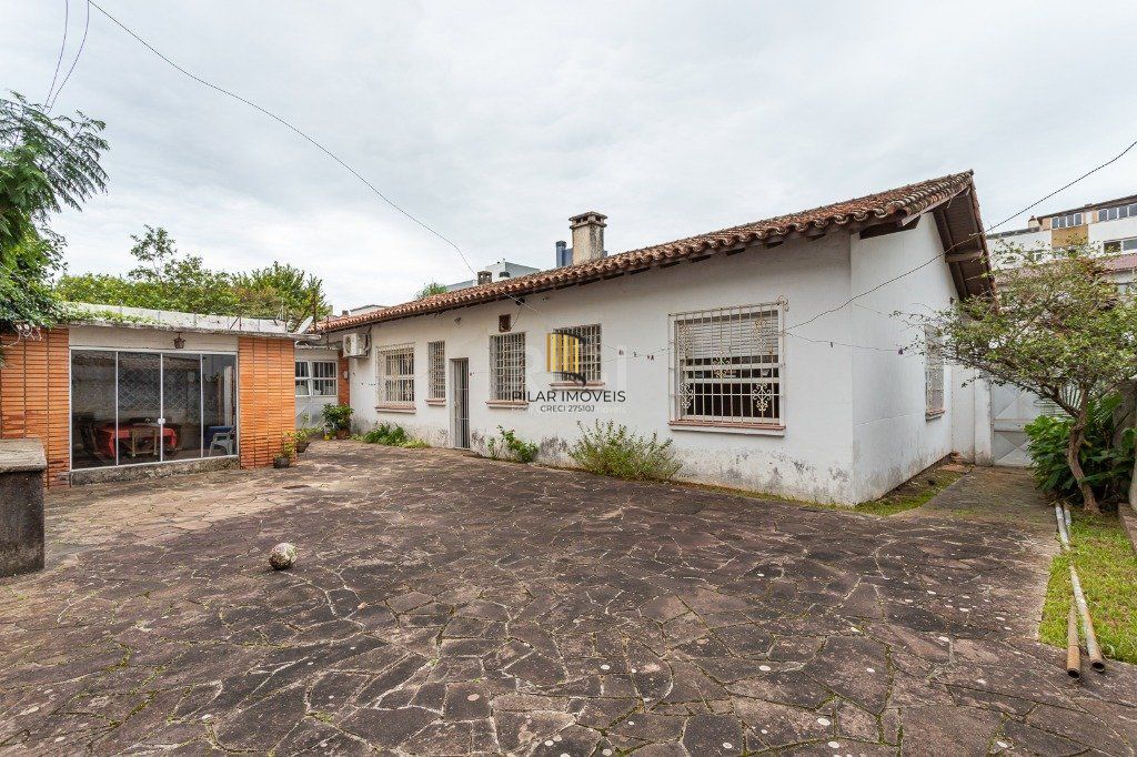 Casa no bairro Petrópolis de 3 dormitórios