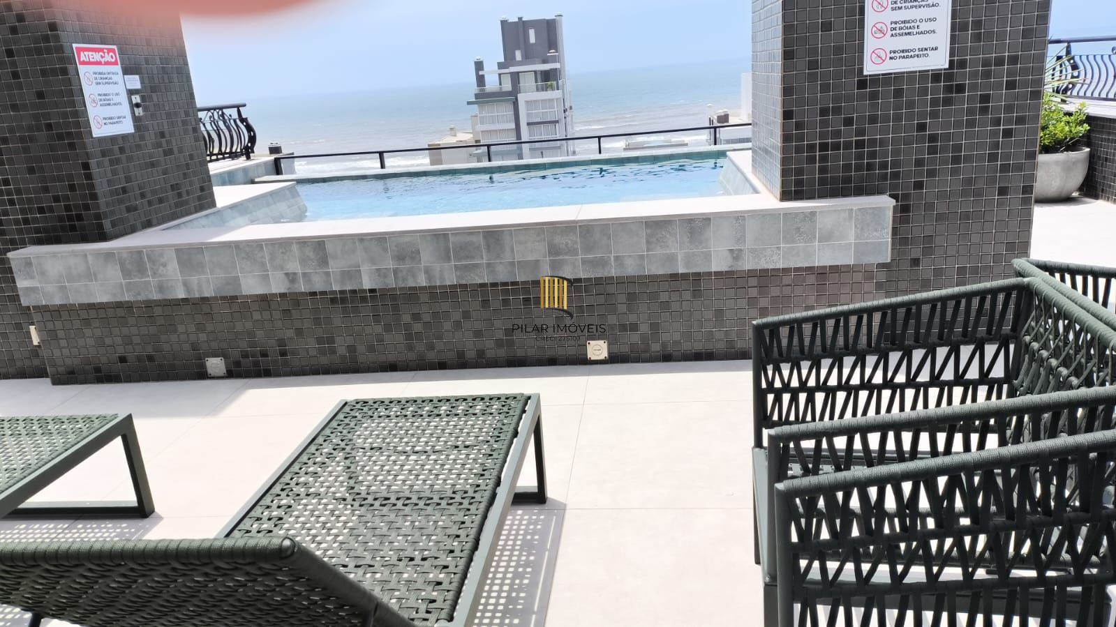 Apartamento NOVO em Capão da Canoa de 2 dormitórios e vaga