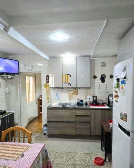 Casa sobrado no Passo D'areia de 3 dormitórios e vaga