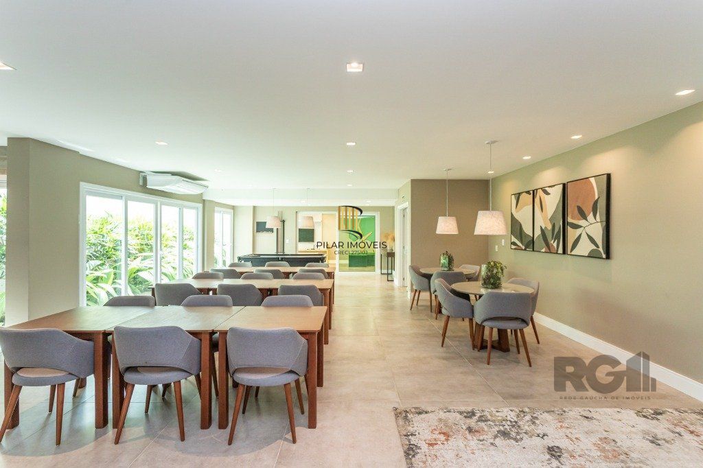 Apartamento de 2 dormitórios e 2 vagas NOVO desocupado